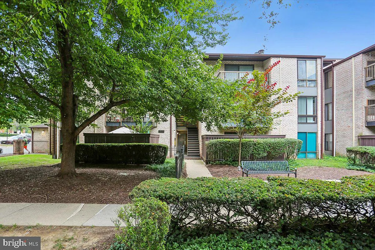 2 bed, 2.0 bath, 1178 sqft, $1,950 — Photo 1