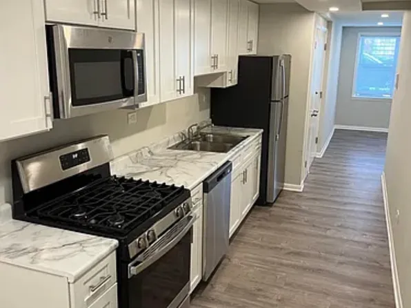 1255 E Washington St #1E, Des Plaines, IL 60016