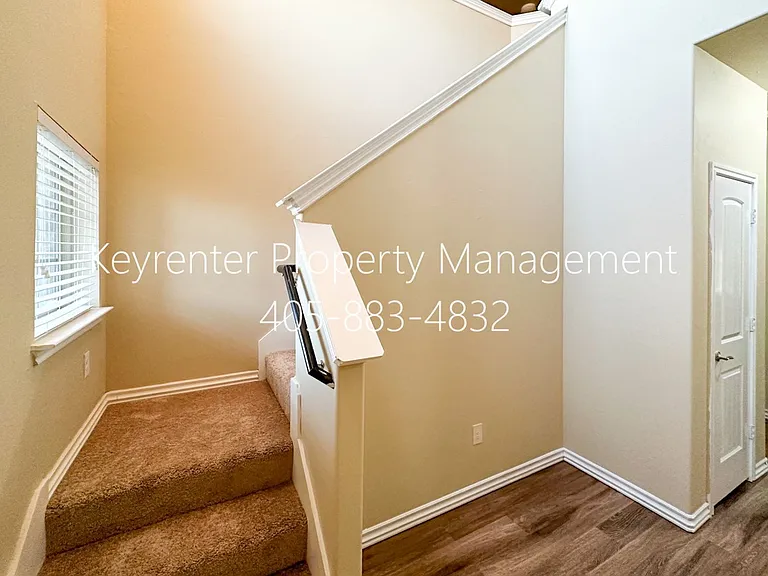2409 Rosa Cir — Photo 13
