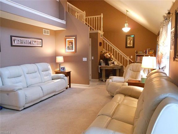 5th image of 8 Willowbend Dr