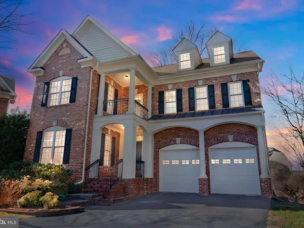 9156 Moonstone Dr, Fairfax, VA 22031