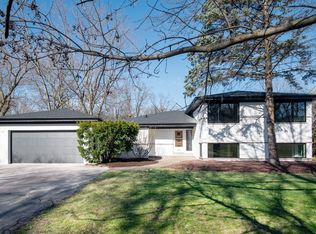 1300 Sleepy Hollow Rd, Glenview, IL 60025