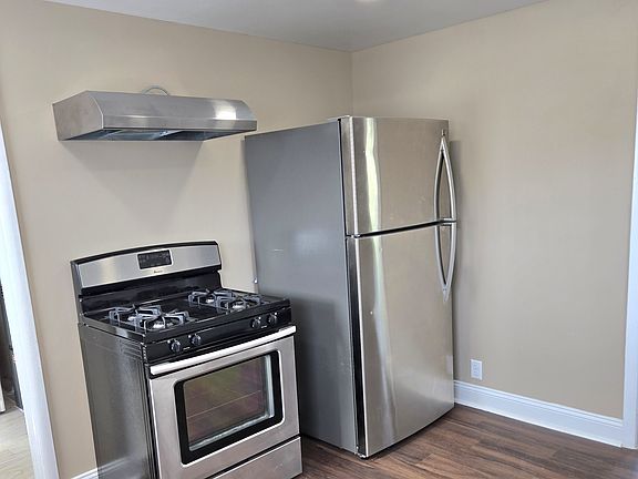5th image of 122 Cotton Ave #2