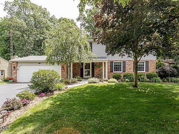 2nd image of 4552 Sheringham Ln
