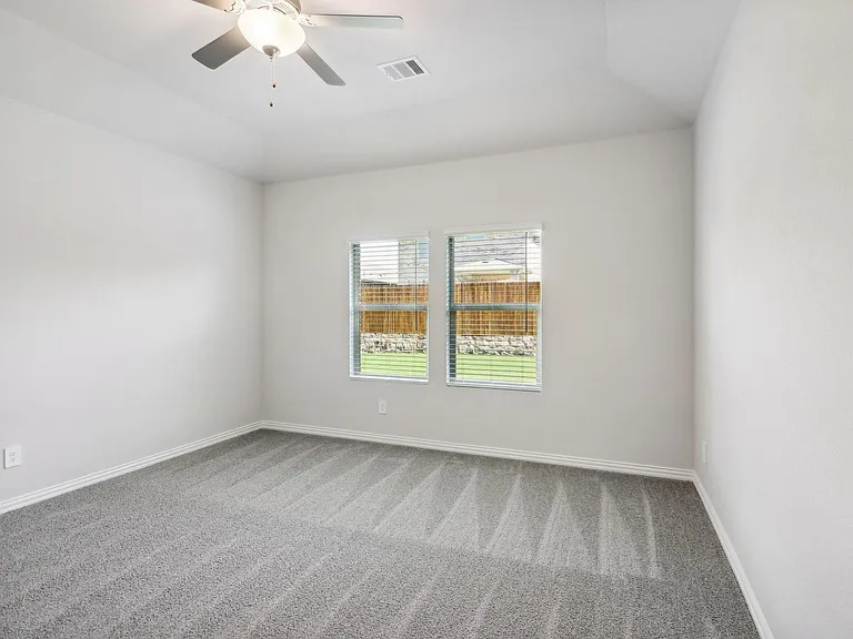 701 Easthill Dr — Photo 8