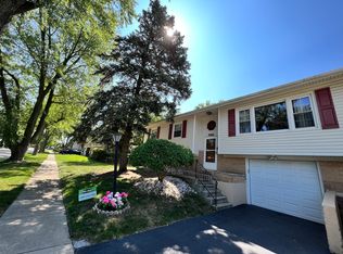 1239 Countryside Dr, Hanover Park, IL 60133