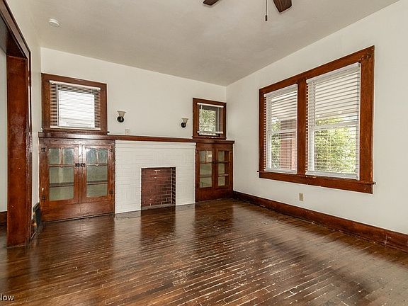 4th image of 807 Bedford Ave NW