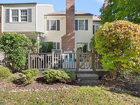 3rd image of 29 Galway Dr
