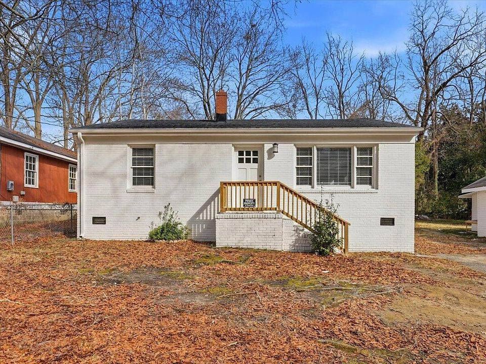 1st image of 916 Tyan St