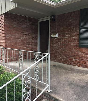4th image of 1825 N Woodland Ave