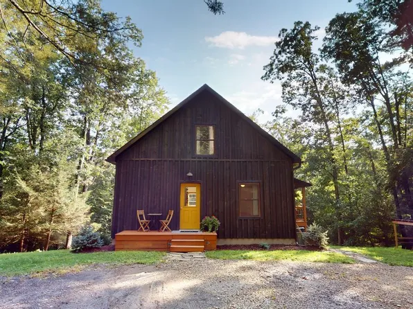 140 Hemlock Ln, Millville, PA 17846