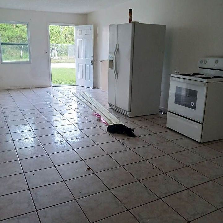 2nd image of 5001 Eastwood Dr APT B