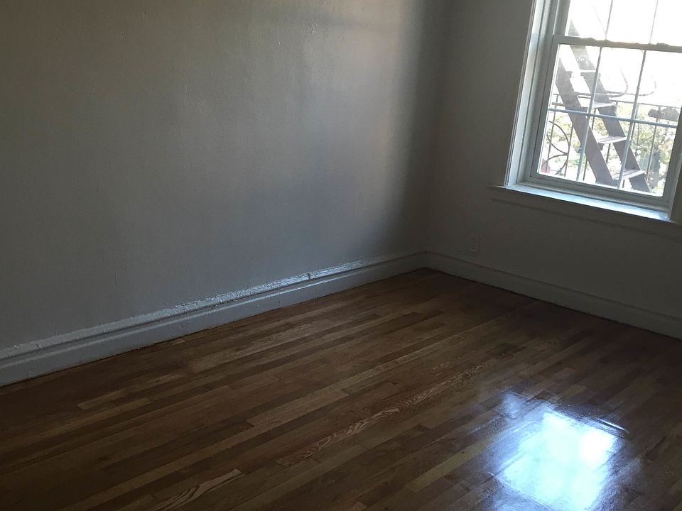 2nd image of 2908 Valentine Ave #4E