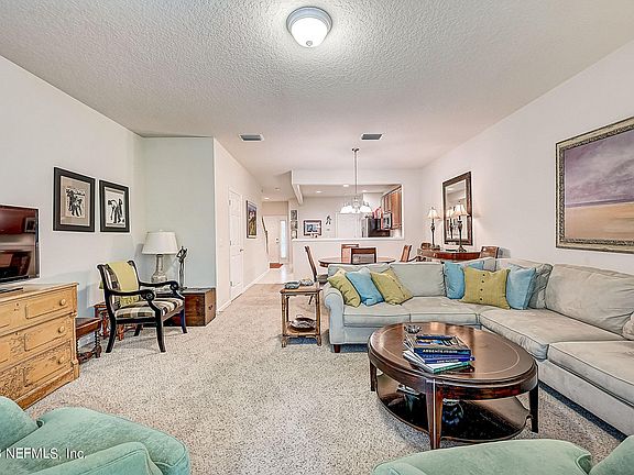 5th image of 7007 ROUNDLEAF Drive