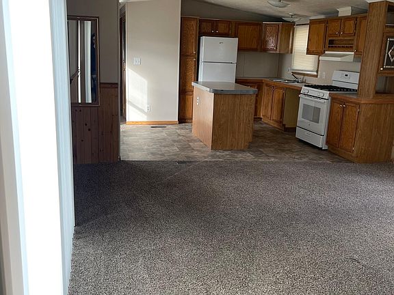 3rd image of 2095 N Sheeran Dr