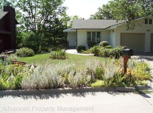 730 Ridgewood Dr, Manhattan, KS 66502