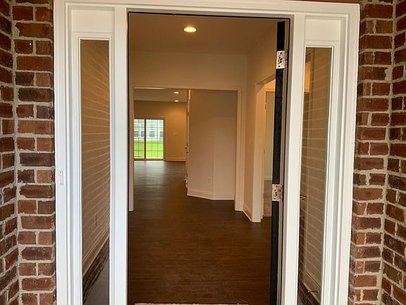 2nd image of 3011 Rosewood Dr