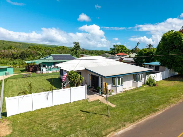 4614 Kokee Rd, Kekaha, HI 96752