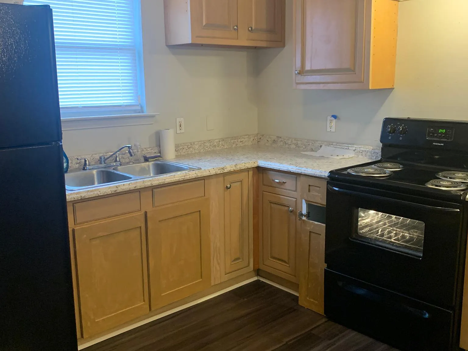 1235 Farragut St — Photo 3