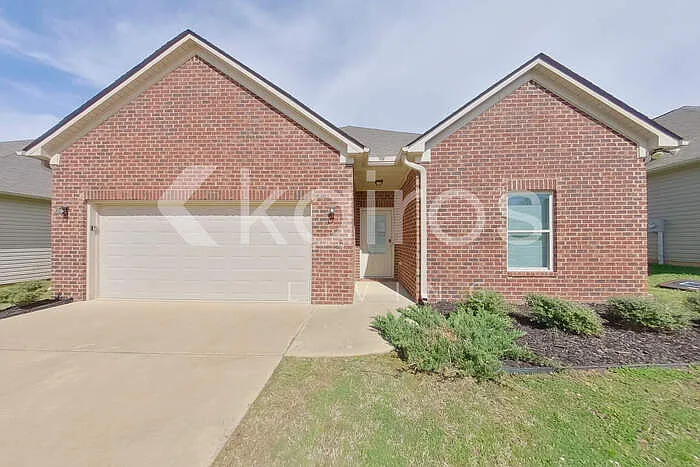 8005 Shadesbrook Dr — Photo 1