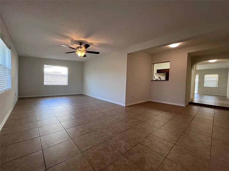 1724 Peruvian Ln — Photo 5