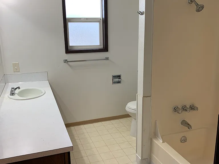 92 Veys Dr #B — Photo 6