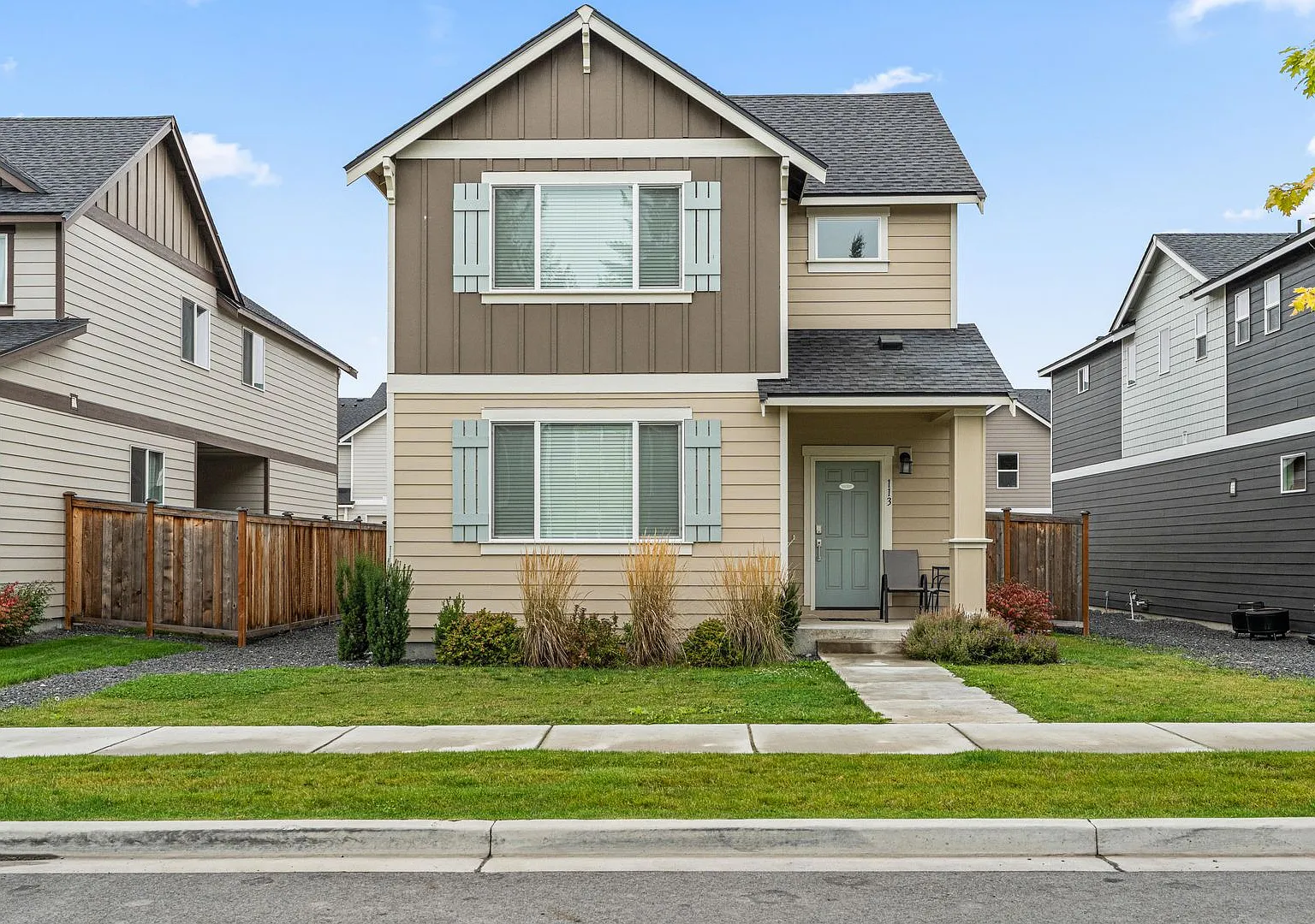 3 Bedrooms | 2.5 Bathrooms | Living Room + Family Room | Separate Office — Photo 1