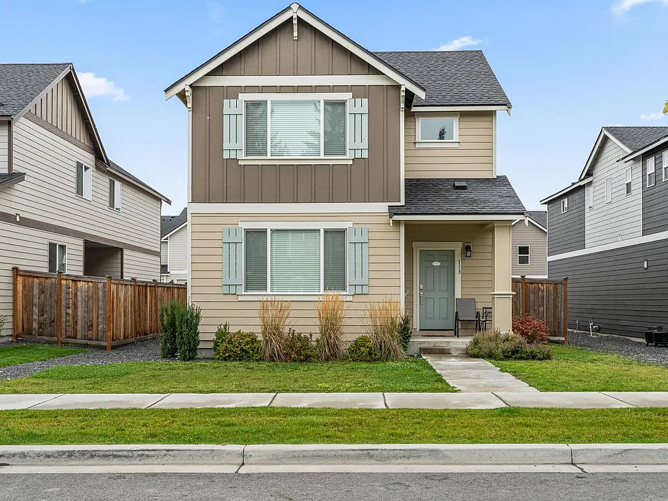 113 E Sandmyrtle Ave