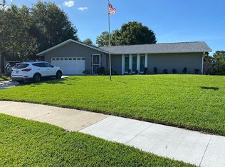 8101 Canterbury Cir, Seminole, FL 33777