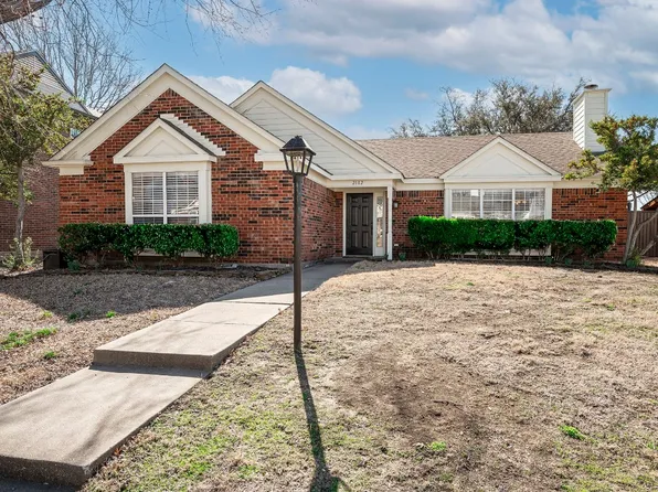 2102 Clearwater Trl, Carrollton, TX 75010