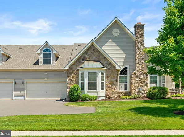 386 Shady Brook Dr #162, Langhorne, PA 19047