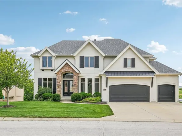 1248 Vivian Dr, Warrensburg, MO 64093