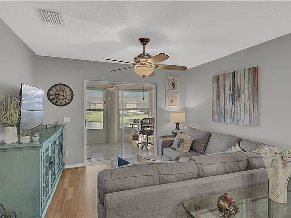 2nd image of 434 Grove Isle Cir #434