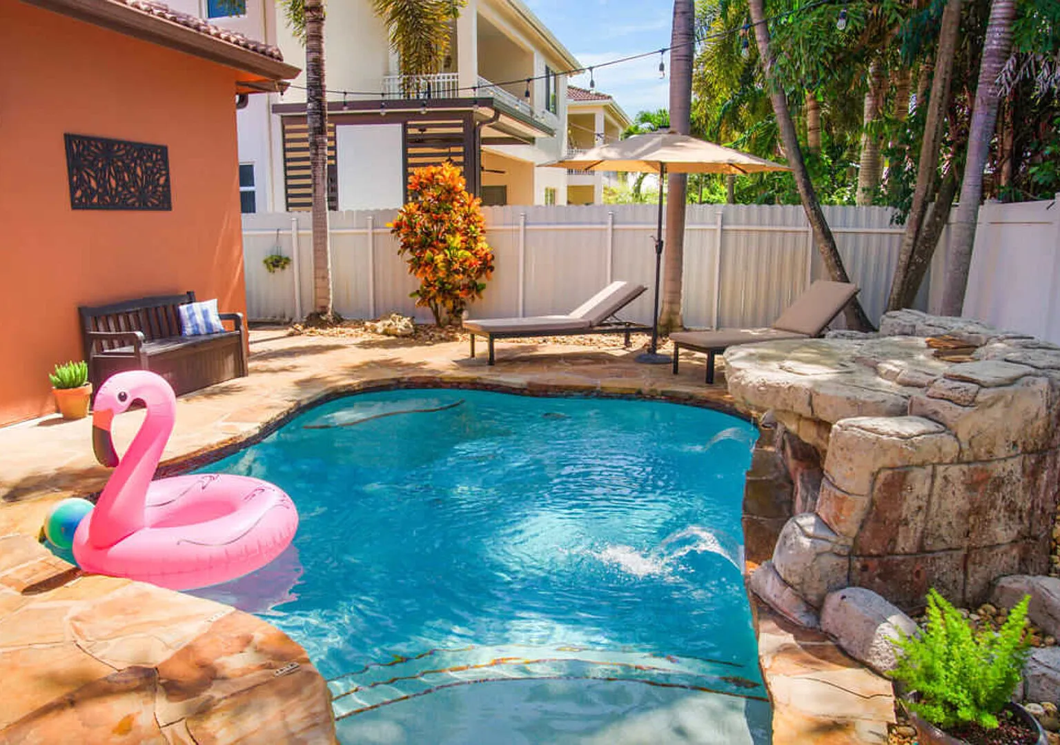 Miami Lakes Retreat Heated Pool & Kids Play Area — Photo 1