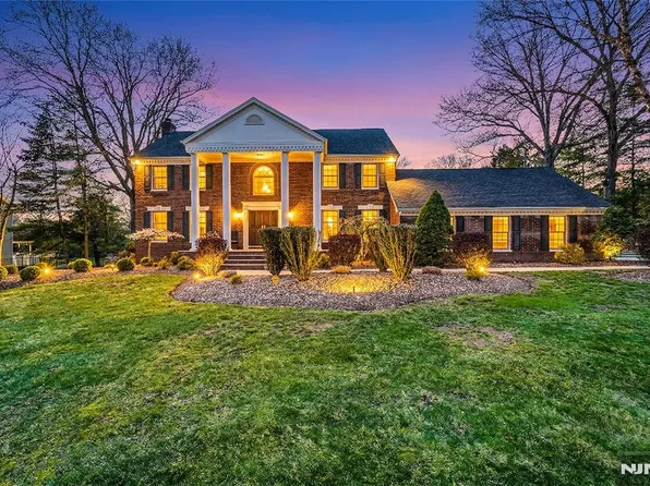 7 Jean Ct, Old Tappan, NJ 07675