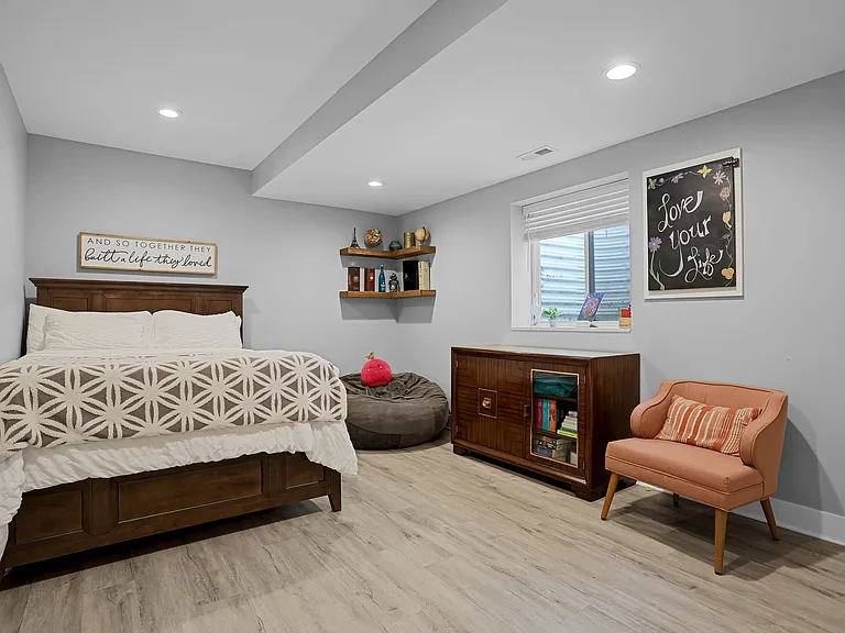 4333 Delmar Blvd — Photo 34