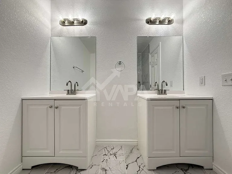 7729 Narrow Pass Dr — Photo 7