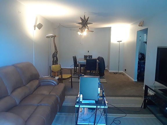 3rd image of 1110 N Farnsworth Ave APT 302