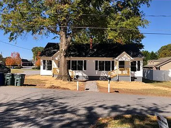 113 5th Ave NE, Conover, NC 28613