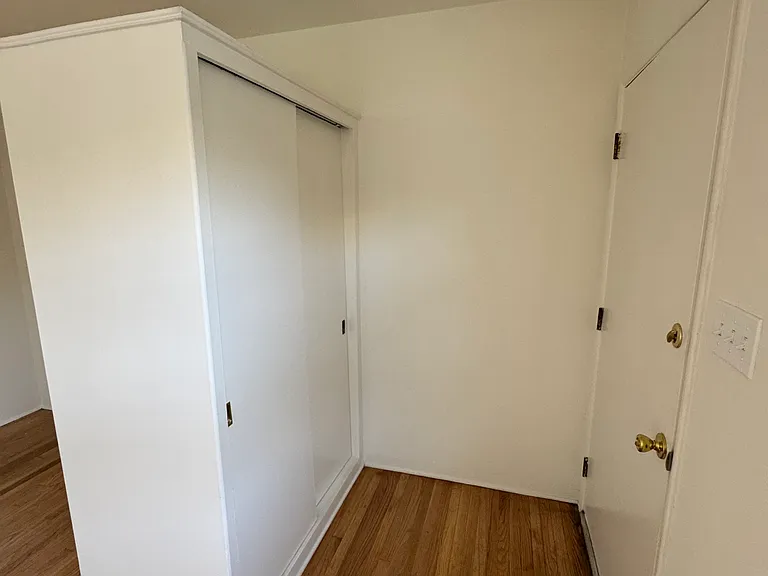 404 E Harvard St #11 — Photo 6