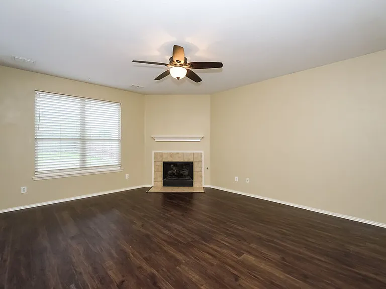 2808 Lynx Ln — Photo 5