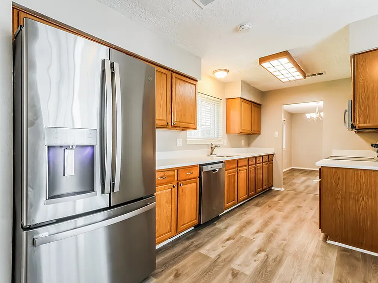 4703 Owens Creek Ln — Photo 8