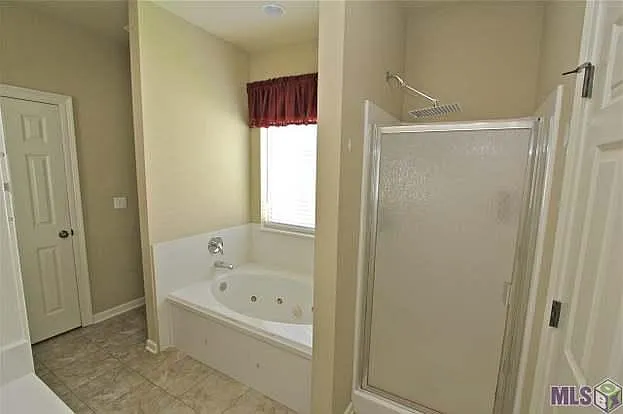 9039 Lake Mist Dr — Photo 3