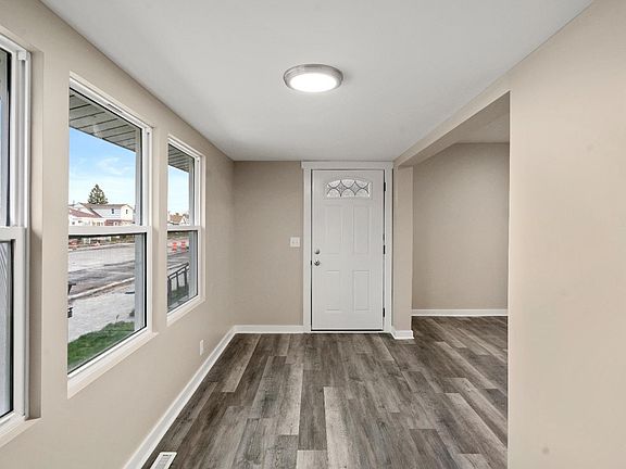 3rd image of 4212 Indianapolis Blvd