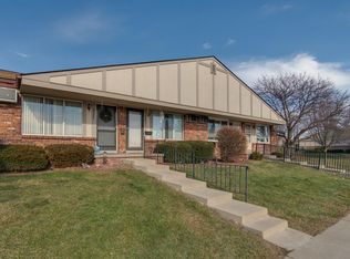 25251 Franklin Ter UNIT 6, South Lyon, MI