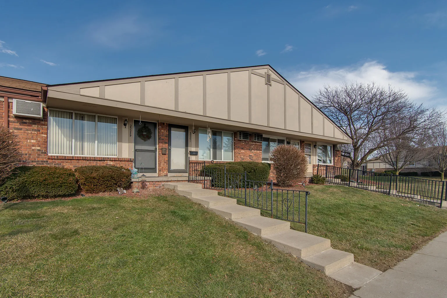 25251 Franklin Ter Unit 6 photo 1