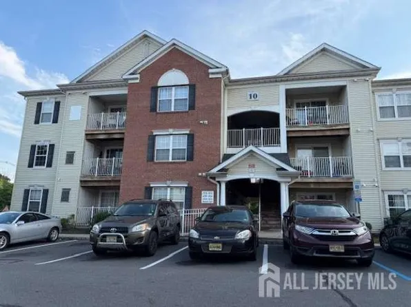 1027 Dogwood Ct, New Brunswick, NJ 08901