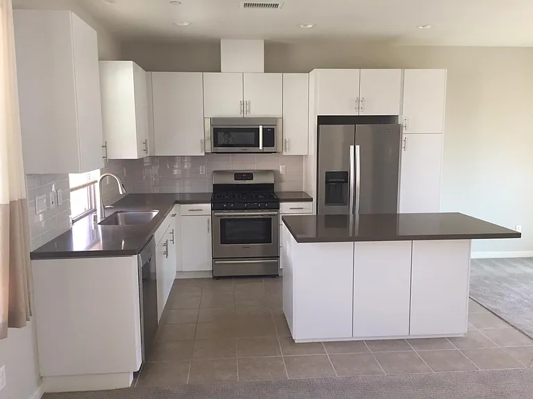 73 Bay Laurel — Photo 1