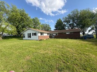 1382 W Stacey Rd, Richview, IL 62877