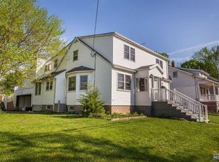 11 Wanamaker Ave, Waldwick, NJ 07463